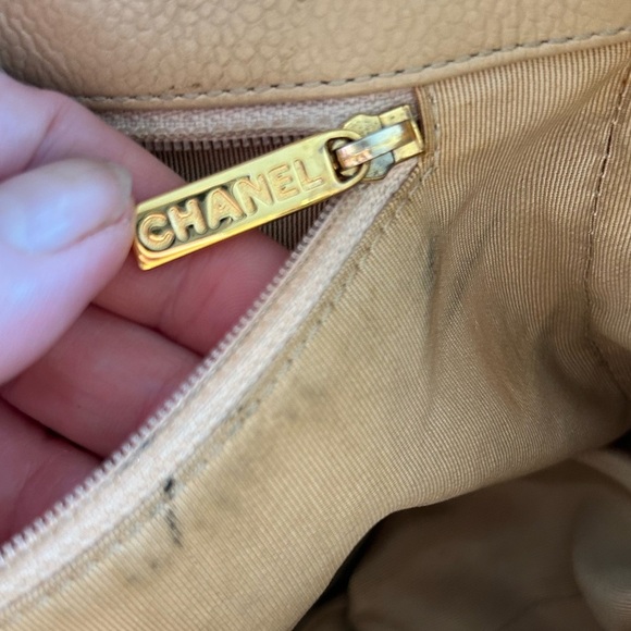 Chanel Caviar Petite Shopping Tote - Picture 14 of 15